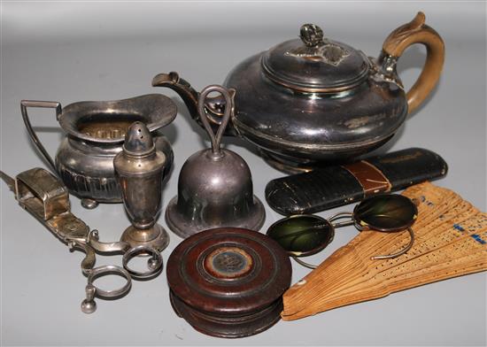 Mixed silver plate, snuff box, fan, spectacles etc.